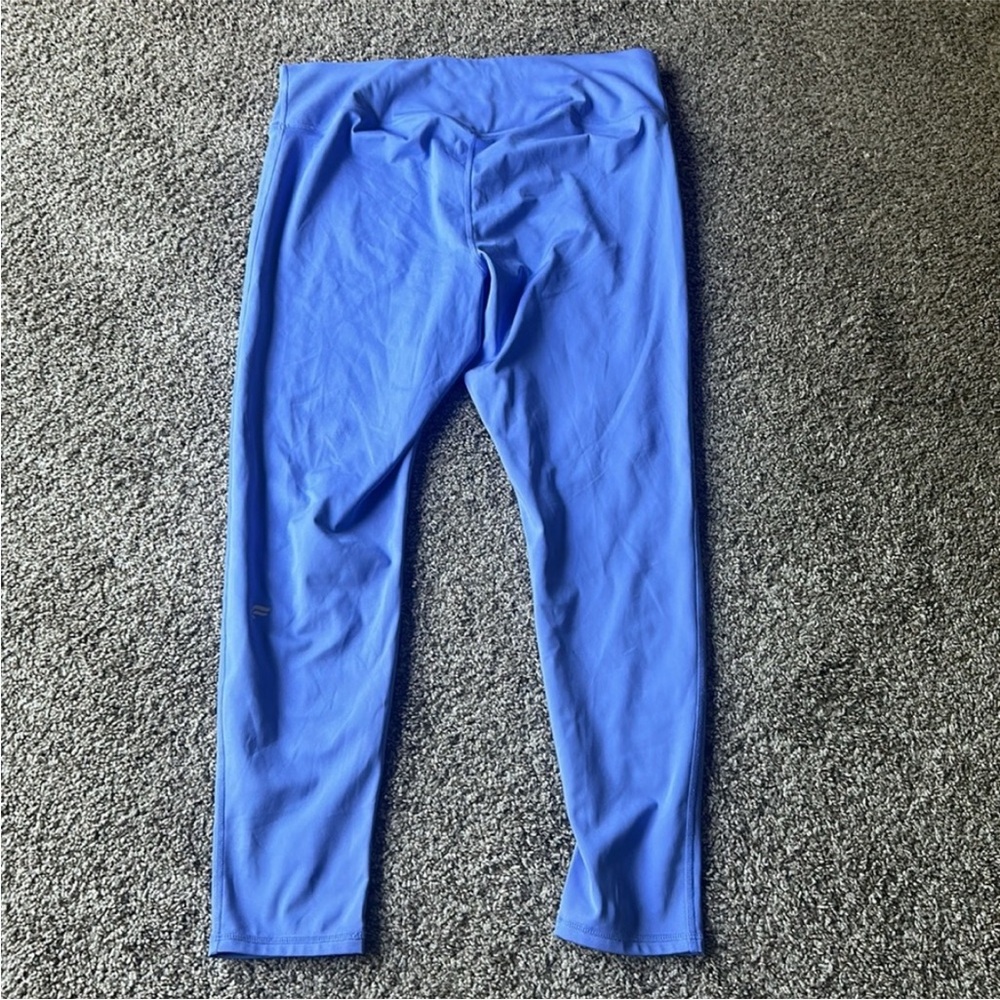 Fabletics Motion 365+ Leggings - Picture 3 of 3